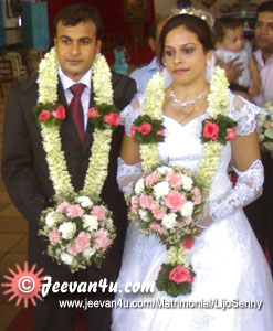 Lijo Senny Marriage Photos at Parel Church Changanacherry